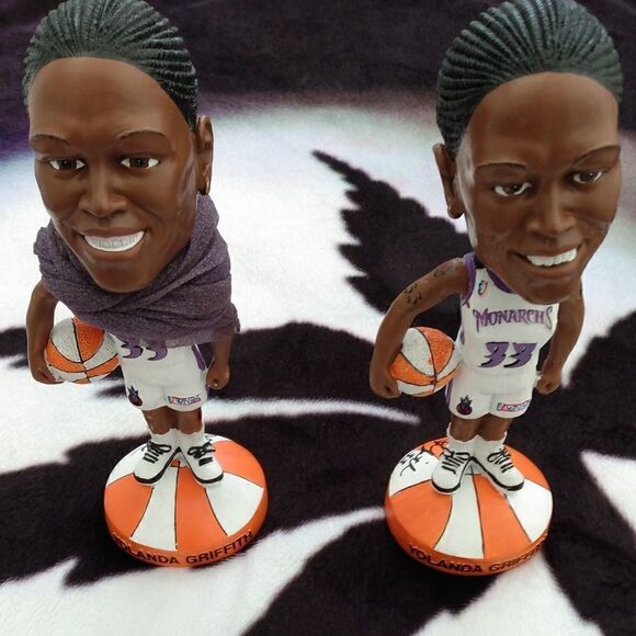 “Signed Yolanda Griffith Sacramento Monarchs Bobblehead” both of them - Picture 5 of 16